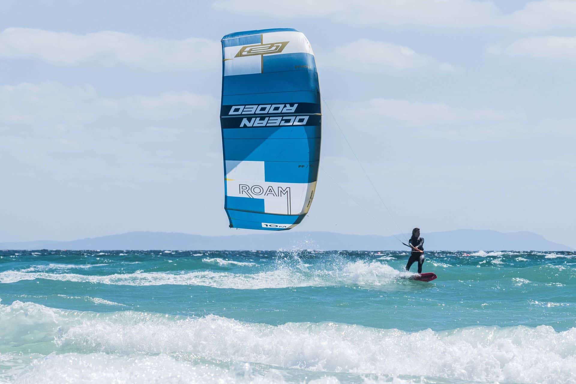 Kitesurfing - jak zacząć? Podstawy kitesurfingu