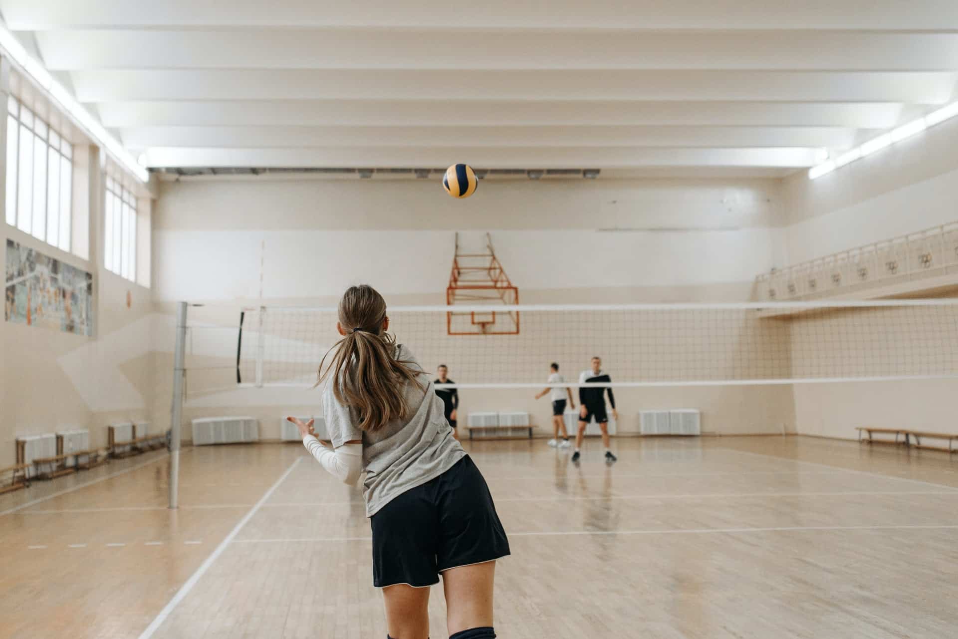 Trening siatkarski bez piłki - dowiedz się jak ćwiczyć?
